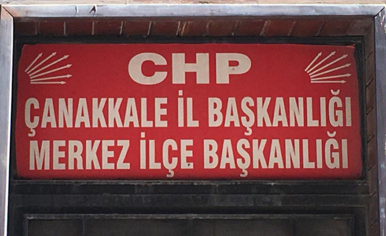 CHP Çanakkale’de 30 kişi partiden ihraç edildi