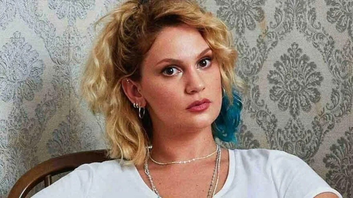 Farah Zeynep Abdullah’tan Kadın Dayanışması Üzerine İmalı Çıkış! Bergüzar Korel ve Hazal Kaya’ya Gönderme Mi?