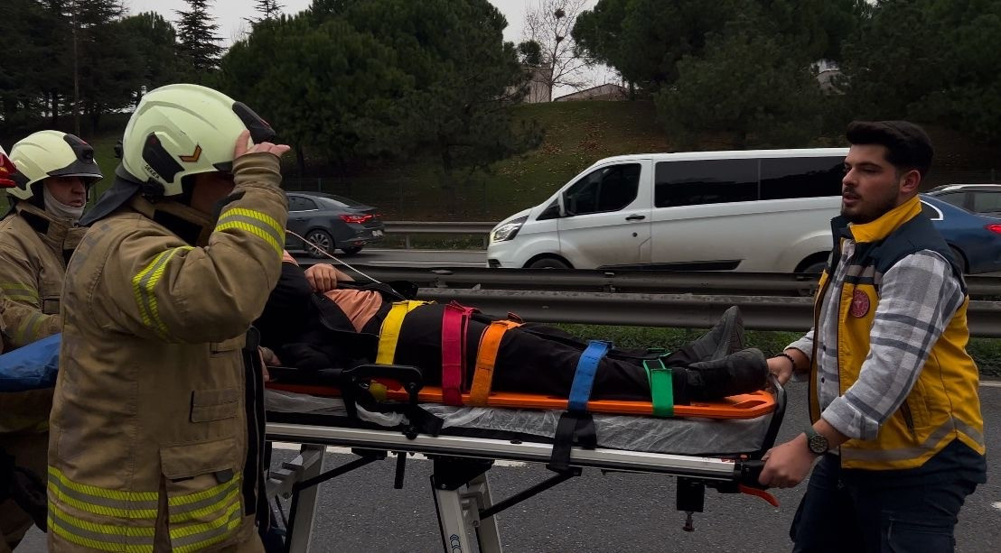 İstanbul'da zincirleme trafik kazası: 3 yaralı 