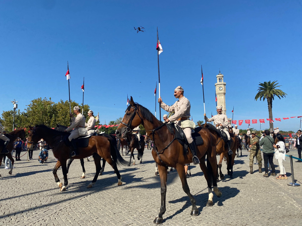 İzmir'in düşman işgalinden kurtuluşunun 102. yıl dönümü kutlandı 