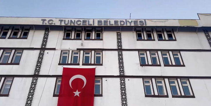 Tunceli ve Ovacık belediye başkanları görevden uzaklaştırıldı